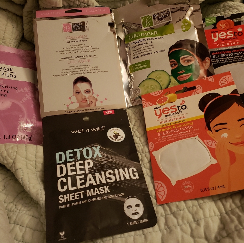 Assortment of 8 facial masks, 2 foot masks